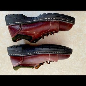 Carolina steel toe work boots. Brand new in box. Size 10W